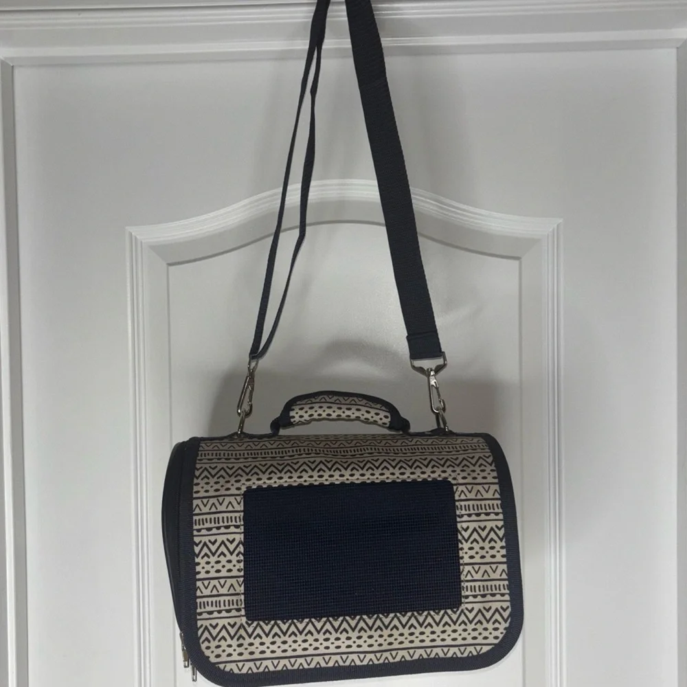 SMALL DOG OR CAT CARRIER HANDLE STRAP 11”Lx 7”W NAVY GEOMETRIC PATTERN